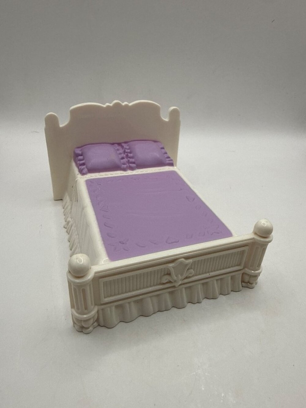 VTG Fisher Price Sweet Streets Dollhouse Bed White Purple Y2K Toy Replacement